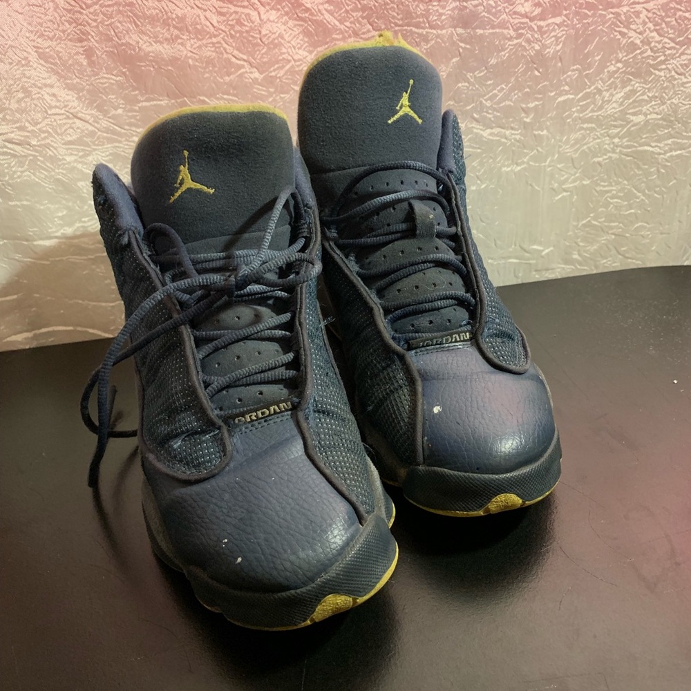 Navy blue casual Jordan shoes size 6